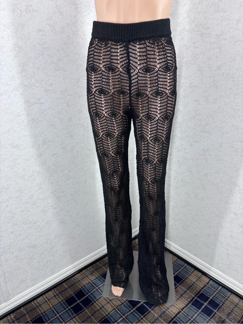 Monki NWT Black Crochet High Rise Long Inseam Scalloped Hem Pull-On Pants, Small
